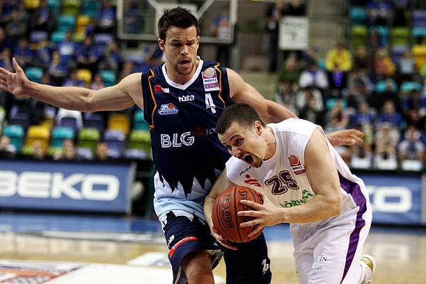 而是在第一 而是在第一