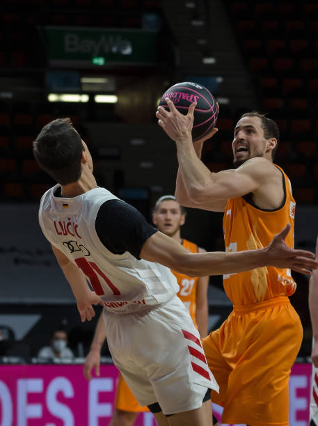 固了他们在 固了他们在